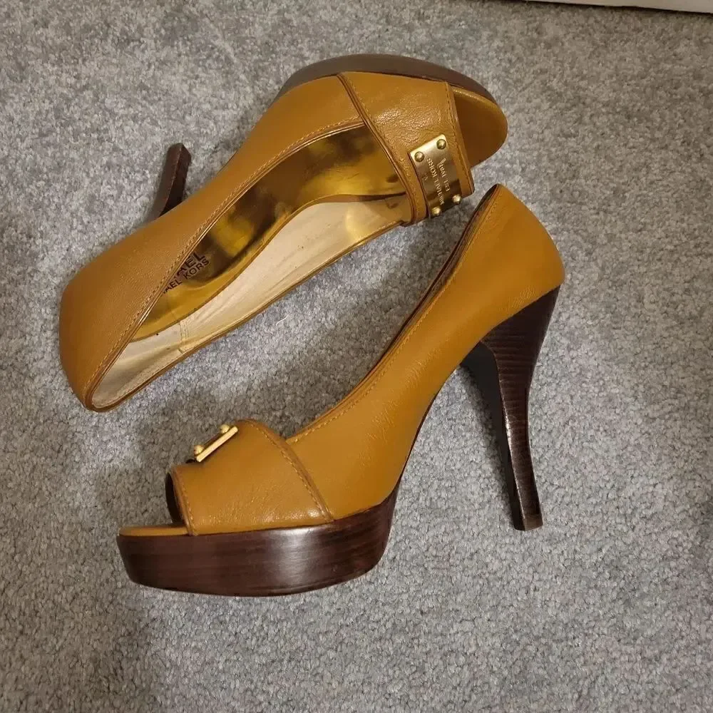 Micheal Kors Camel colored open toe heels
